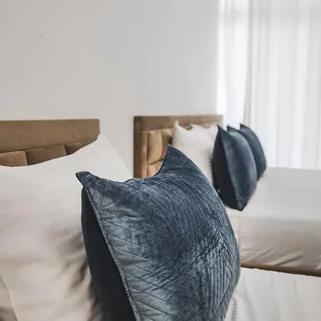 Azure Apartment *