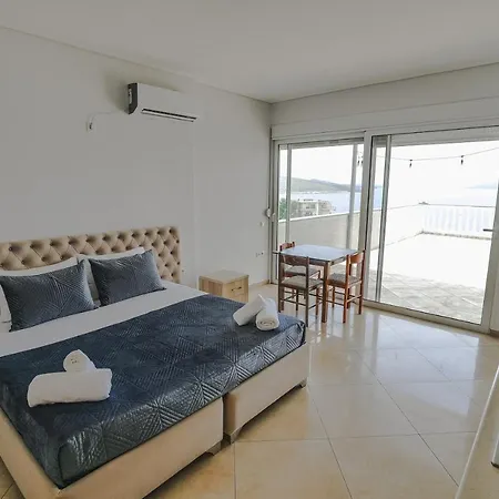 Azure Apartment *
